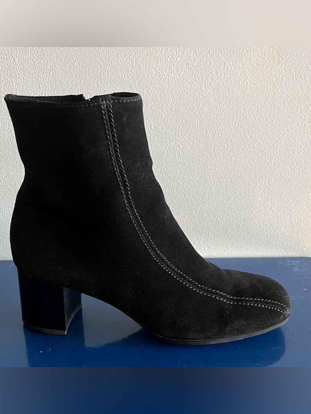 La Canadienne Jewel suede waterproof ankle boot -decorative stitch detailing 8M